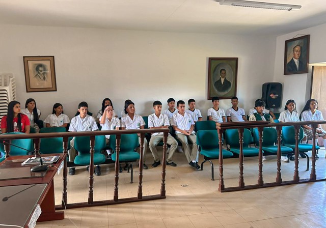 Concejo de Caloto dialoga con estudiantes sobre democracia Concejo de Caloto dialoga con estudiantes sobre democracia