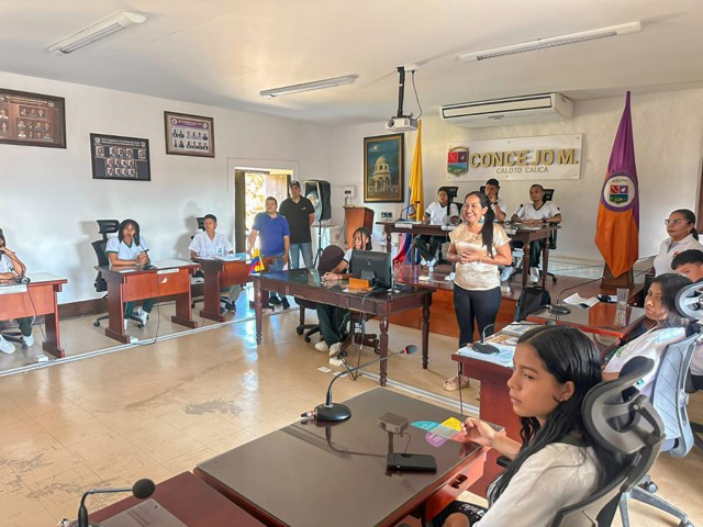 Concejo de Caloto dialoga con estudiantes sobre democracia Concejo de Caloto dialoga con estudiantes sobre democracia