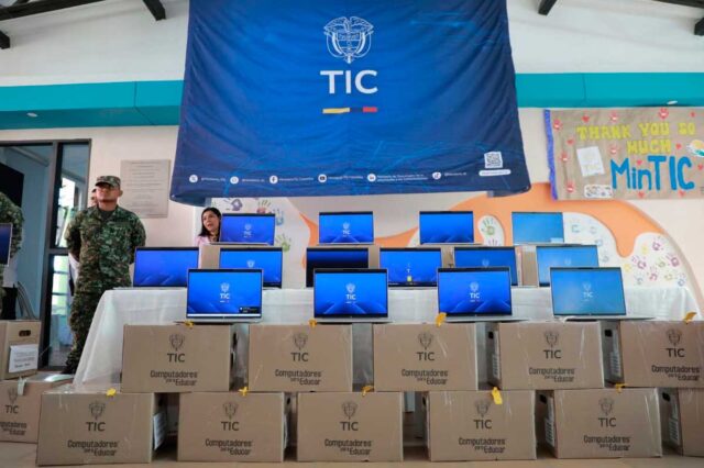 Conectando al Cauca: un paso firme hacia la equidad digital Conectando al Cauca: un paso firme hacia la equidad digital