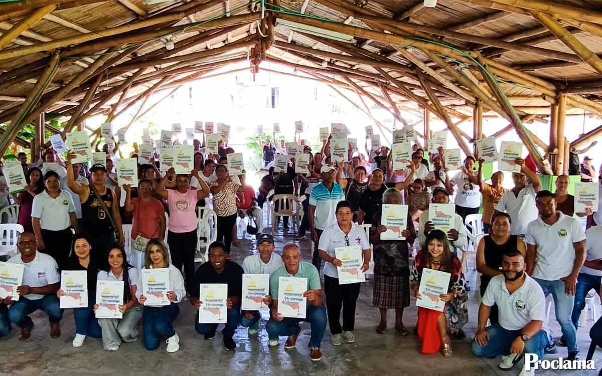 Corinto entrega títulos de propiedad a familias Corinto entrega títulos de propiedad a familias