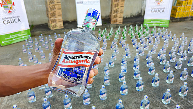Millonaria incautación de licor sin estampilla en Popayán Millonaria incautación de licor sin estampilla en Popayán