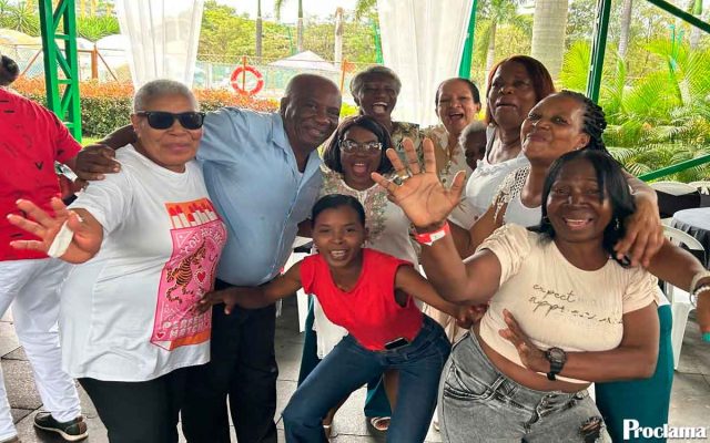 La Ceiba celebró a los padres con música, sorpresas y un ambiente inolvidable