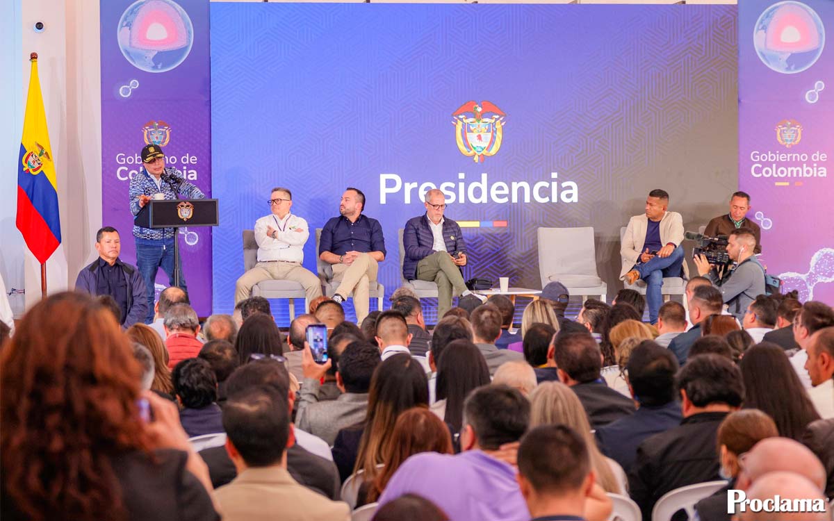 Petro cuestiona a la Corte y habla de reelección Petro cuestiona a la Corte y habla de reelección