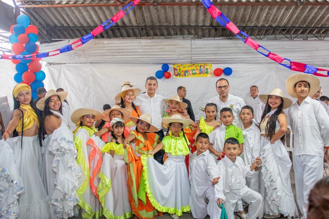 Popayán entrega sistema de iluminación en Las Palmas