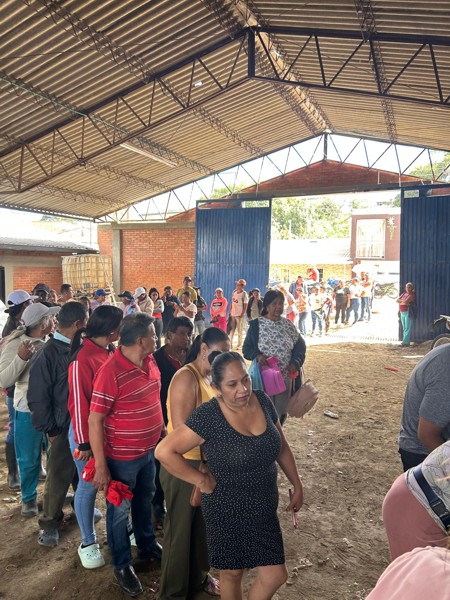 Cajibío entrega cebolleta a familias rurales Cajibío entrega cebolleta a familias rurales