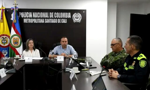 Cali refuerza seguridad con controles en entradas y barrios Cali refuerza seguridad con controles en entradas y barrios