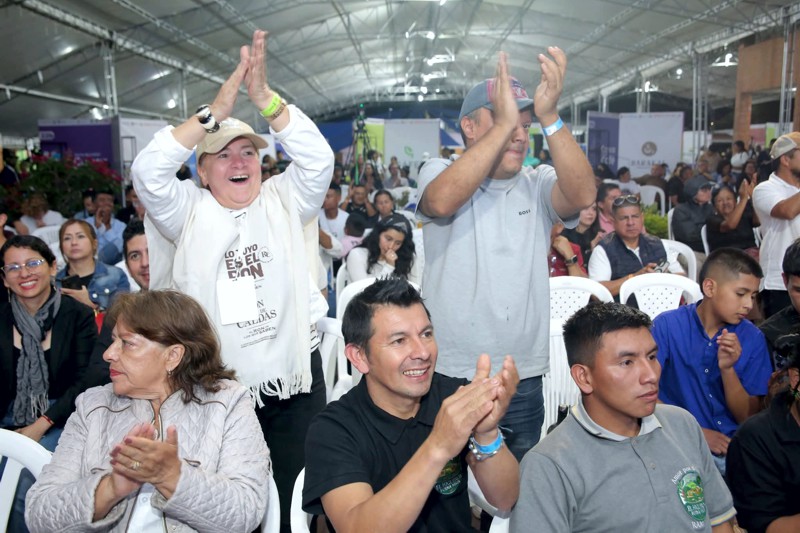 Cauca corona a los reyes del café en Popayán Cauca corona a los reyes del café en Popayán