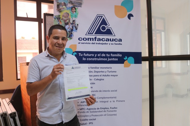 Comfacauca entrega 76 subsidios de vivienda