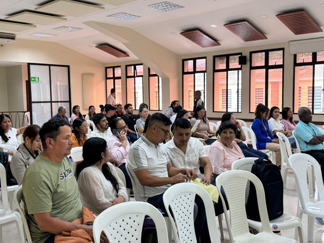 Comfacauca entrega 76 subsidios de vivienda