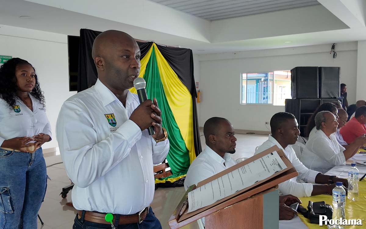 Compromisos de inversión educativa en Guachené