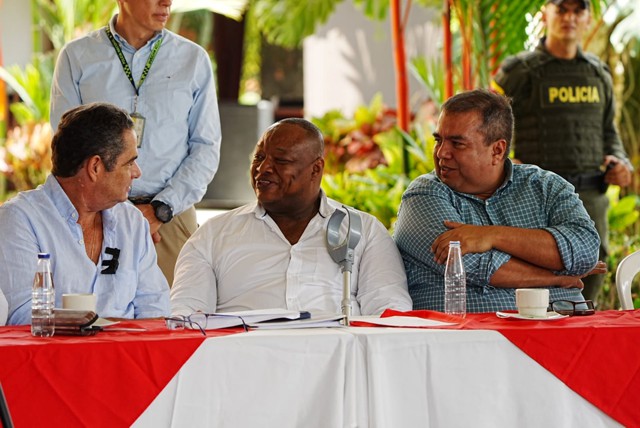 Germán Vargas Lleras, jefe Partido Cambio Radical; Jesús Elver González, precandidato a la Cámara de Representantes y Óscar Campo, actual representante a la Cámara por el Cauca. Germán Vargas Lleras, jefe Partido Cambio Radical; Jesús Elver González, precandidato a la Cámara de Representantes y Óscar Campo, actual representante a la Cámara por el Cauca.