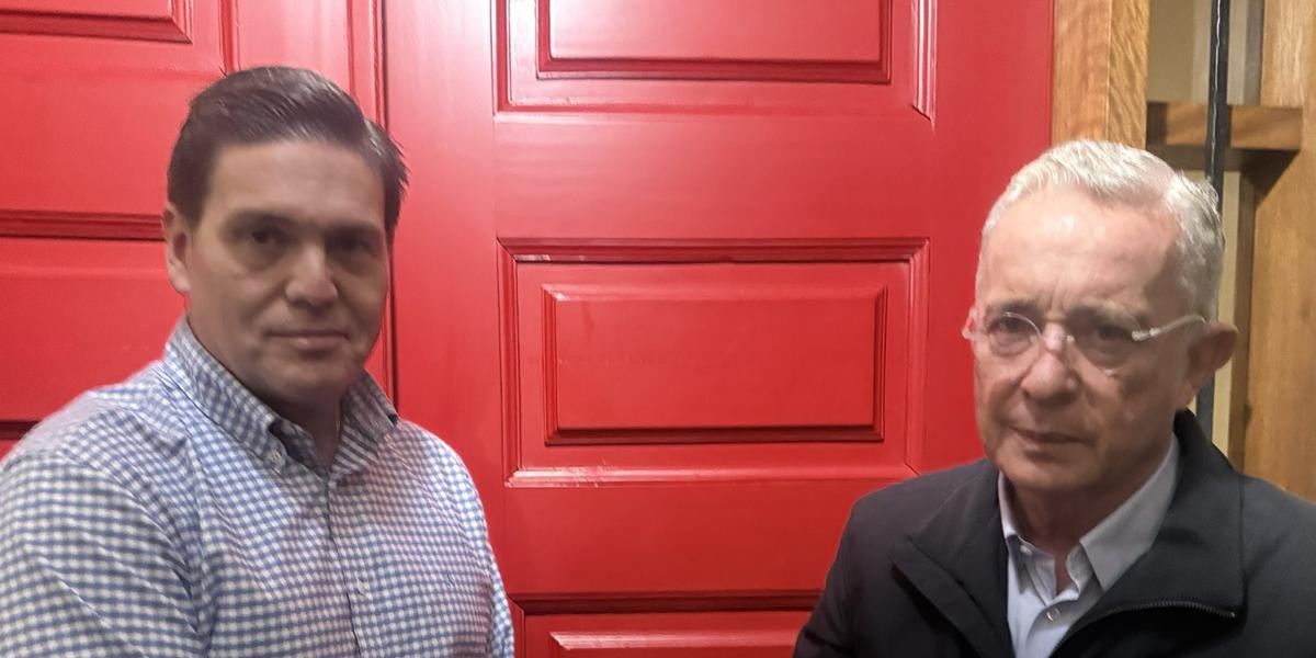 JUAN CARLOS PINZÓN, “EL GENERAL SIN SOLES” QUE LE GUSTA A URIBE