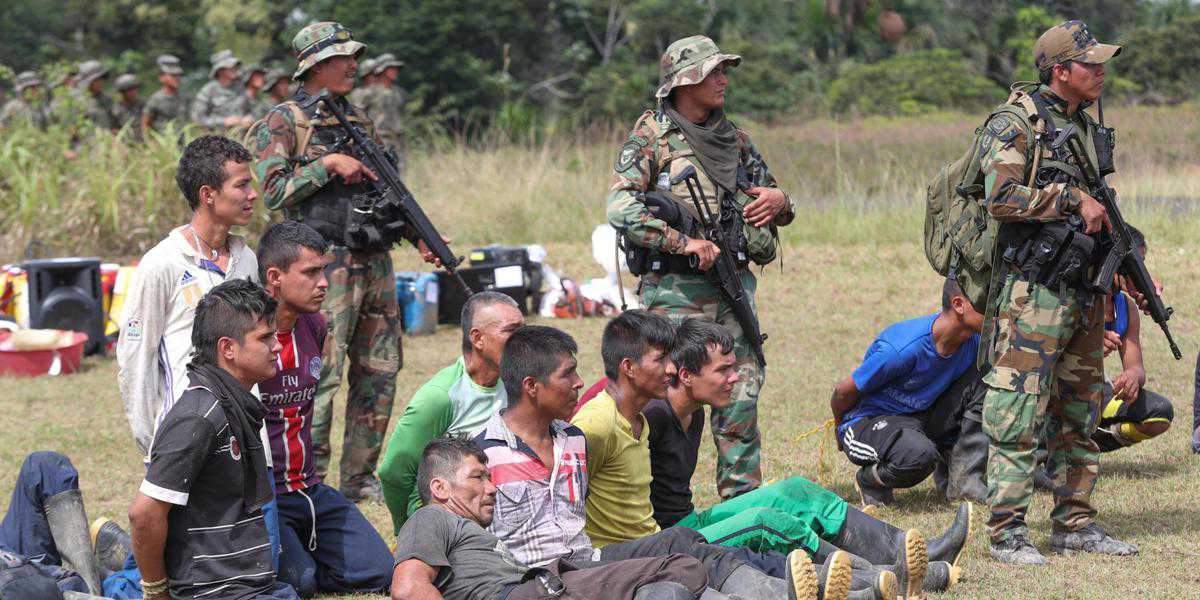 LA GUERRA DE LOS TRAQUETOS