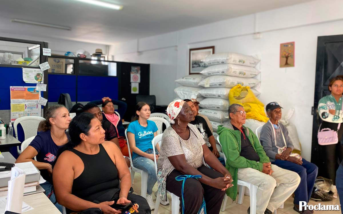 Alcaldía de Caloto entrega recursos productivos a campesinos rurales