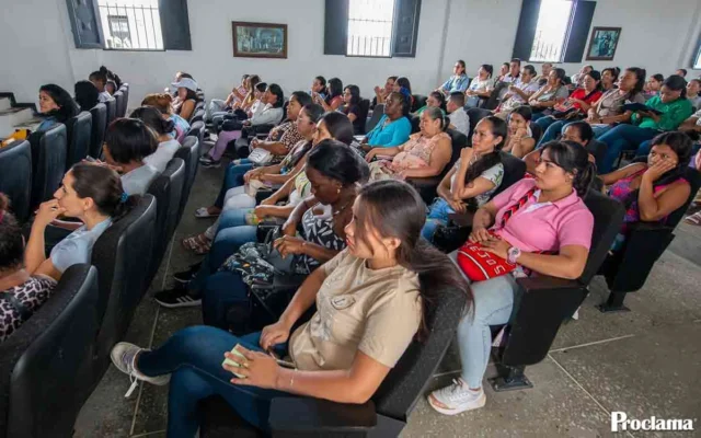 Mujeres de Miranda se capacitan en negocios y contabilidad