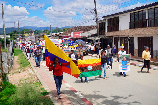 Cajibío marcha por la liberación de su alcaldesa Cajibío marcha por la liberación de su alcaldesa