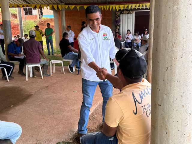 Caloto inicia pavimentación rural con 963 metros de placa huella