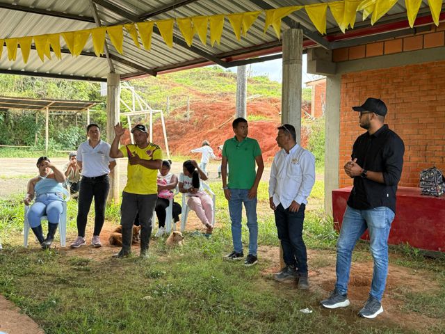 Caloto inicia pavimentación rural con 963 metros de placa huella