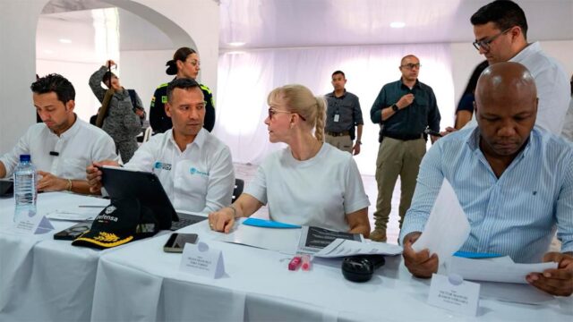 Ejército despliega 17 vehículos blindados en el suroccidente Ejército despliega 17 vehículos blindados en el suroccidente
