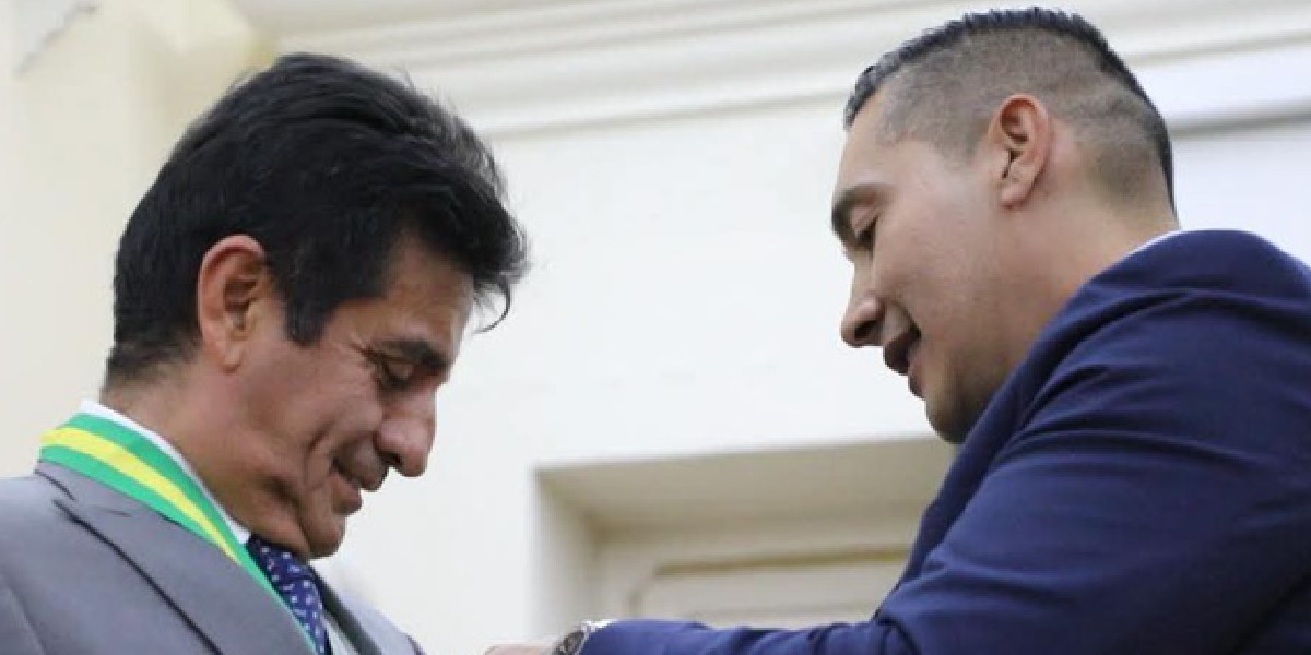 El Cauca condecora a su Defensor del Pueblo El Cauca condecora a su Defensor del Pueblo