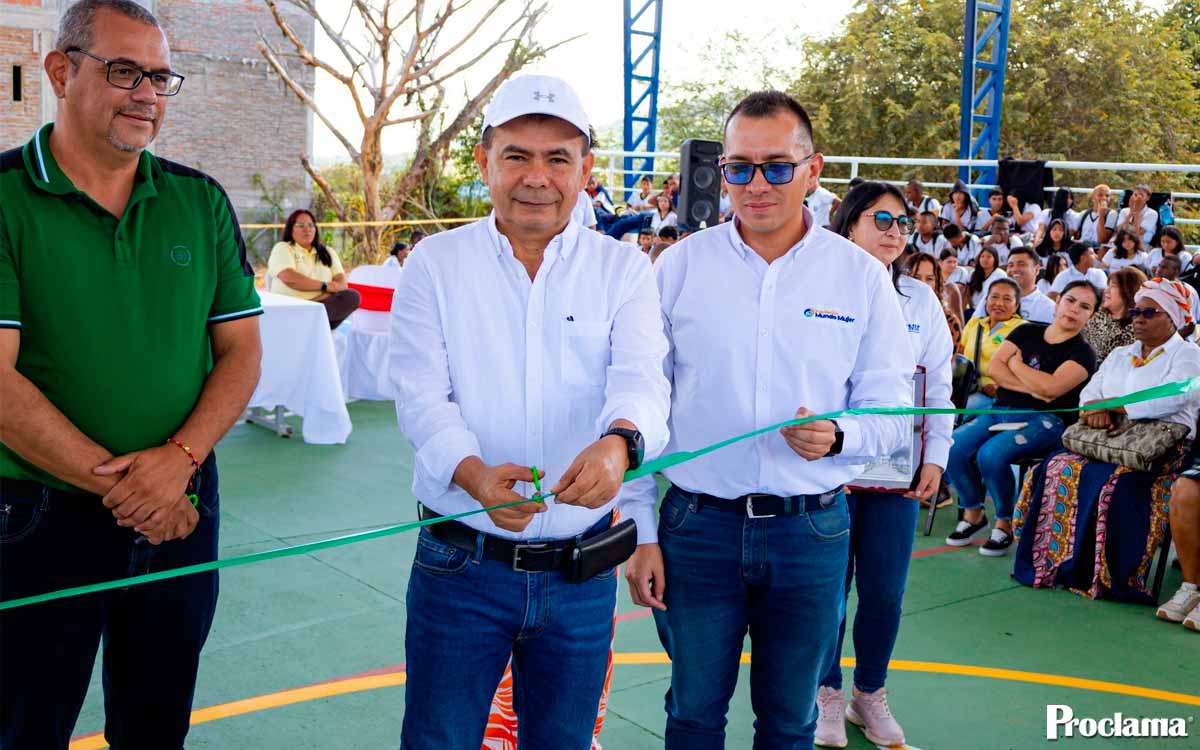 Estudiantes de Quilichao reciben nuevas canchas y cubiertas Estudiantes de Quilichao reciben nuevas canchas y cubiertas