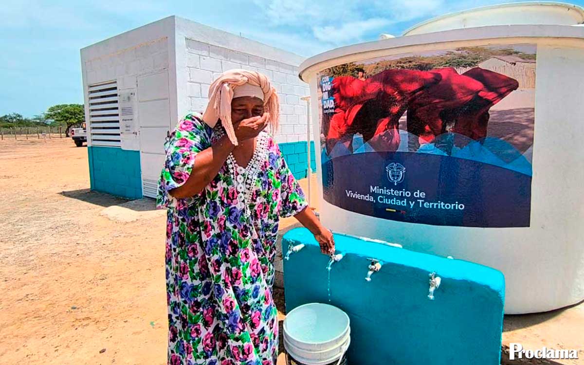 Gobierno entrega sistemas de agua a 2.480 personas