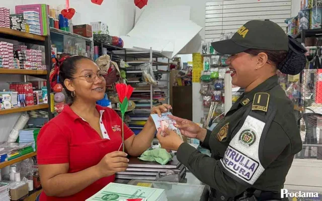 La Patrulla Púrpura recorrió Villa Rica con mensaje comunitario