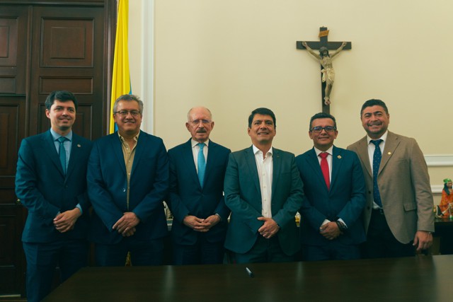 Proyectos de ley buscan honrar 200 años de historia y esperanza de Unicauca Proyectos de ley buscan honrar 200 años de historia y esperanza de Unicauca