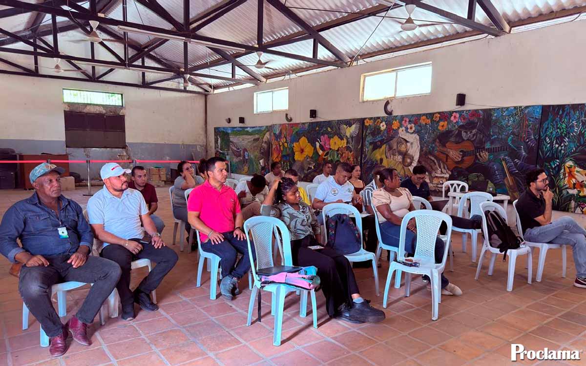 Suárez consolida acuerdos en política social comunitaria