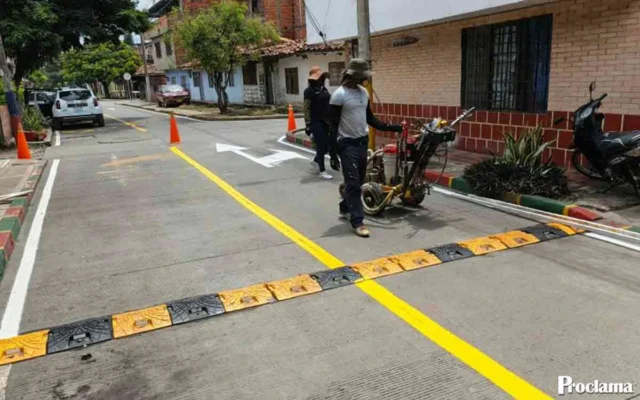 Demarcación vial mejora movilidad en Villa Rica