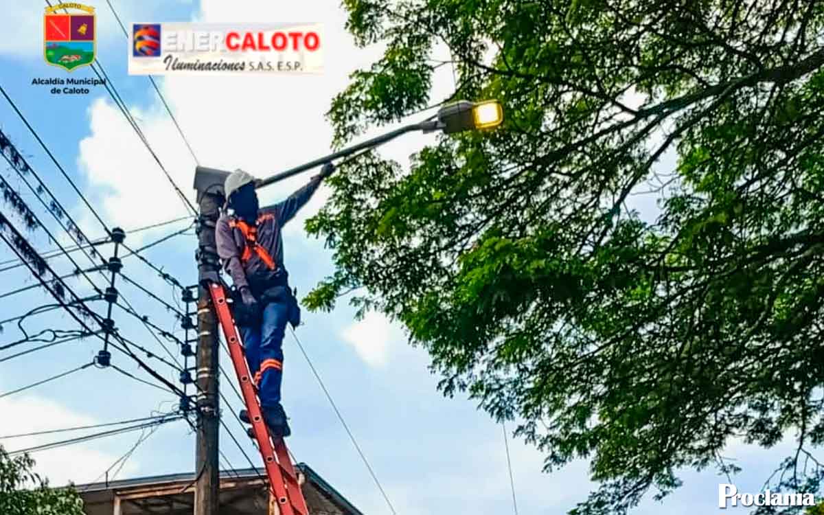 Caloto realiza mantenimiento del alumbrado público urbano Caloto realiza mantenimiento del alumbrado público urbano