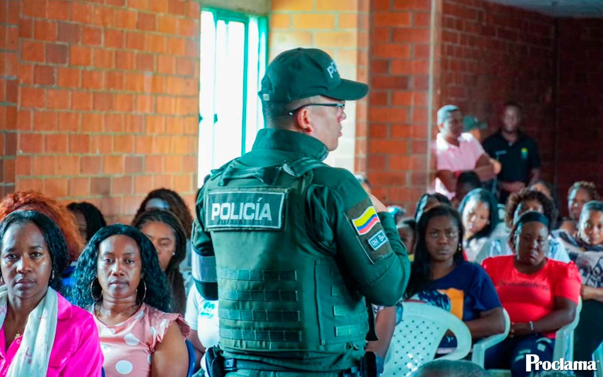 Policía visita escuelas y comercios de Guachené