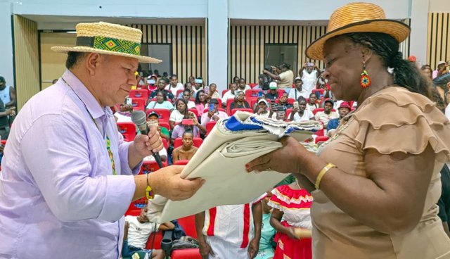 URT restituye 35.000 hectáreas a comunidad afro de Guapi URT restituye 35.000 hectáreas a comunidad afro de Guapi