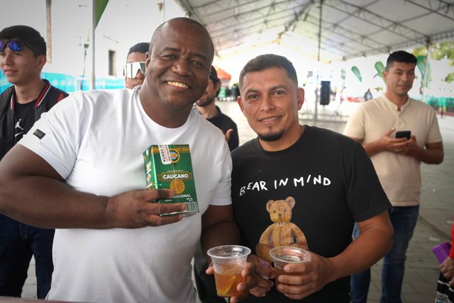 Calle Rumba reunió a miles de asistentes en el Parque Caldas