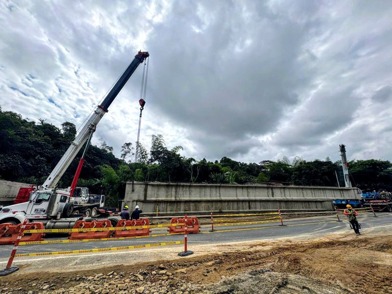 Frenada la obra Doble calzada Popayán–Quilichao