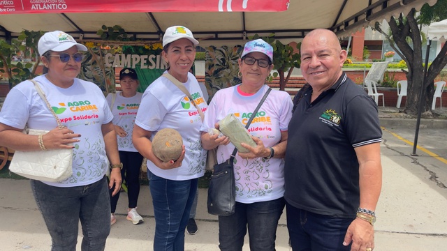 Nilson Liz oficializa candidatura campesina al Senado. Nilson Liz oficializa candidatura campesina al Senado.