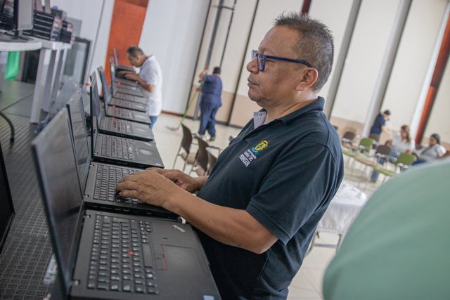 Popayán entrega 120 computadores para fortalecer procesos educativos Popayán entrega 120 computadores para fortalecer procesos educativos