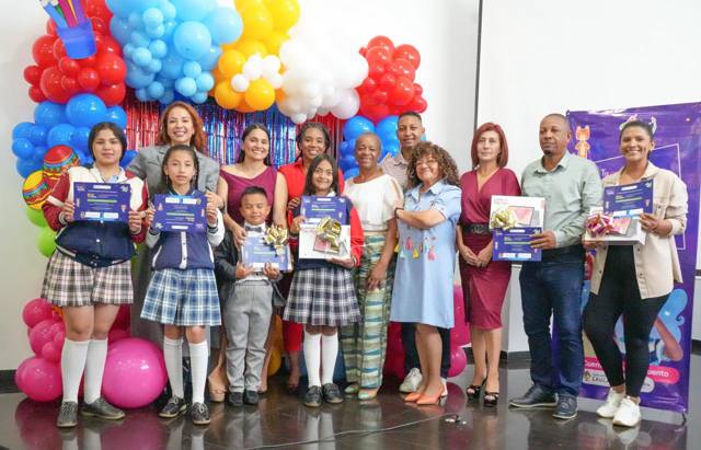"Tu Cuento es Nuestro Cuento" reúne más de mil estudiantes en Cauca. "Tu Cuento es Nuestro Cuento" reúne más de mil estudiantes en Cauca.