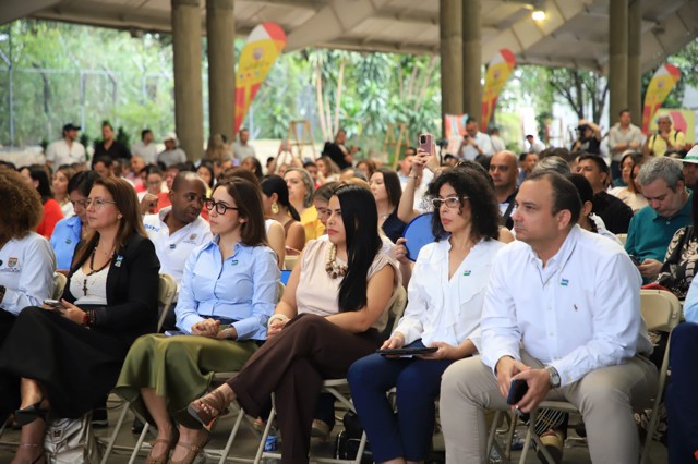 3,5 billones para sanar a Cali: la histórica apuesta de inversión revelada por Eder. 3,5 billones para sanar a Cali: la histórica apuesta de inversión revelada por Eder.