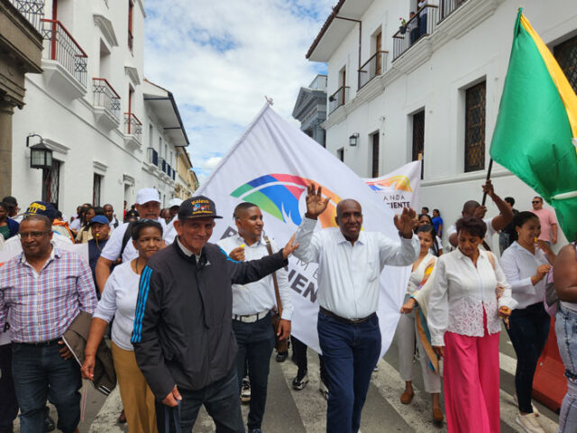 Arnulfo Mostacilla oficializa su candidatura a la Cámara