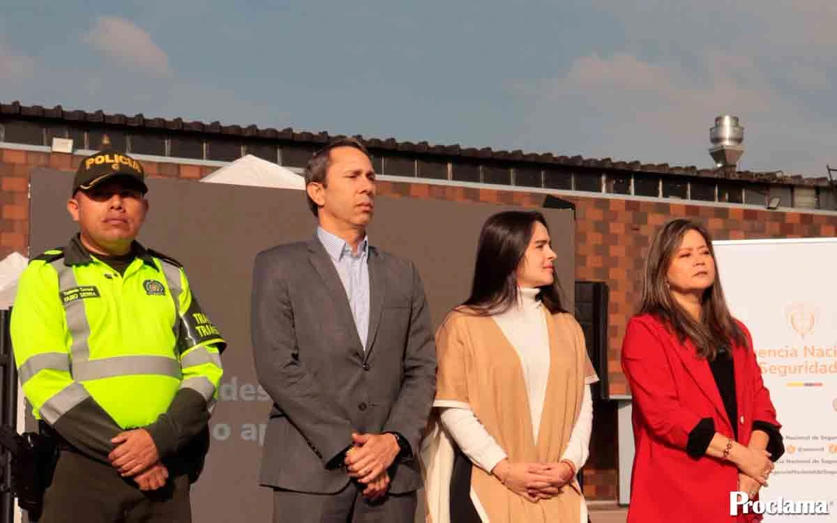 Plan Navidad 2025 decide enciendes luces de Navidad o apagas vidas ...