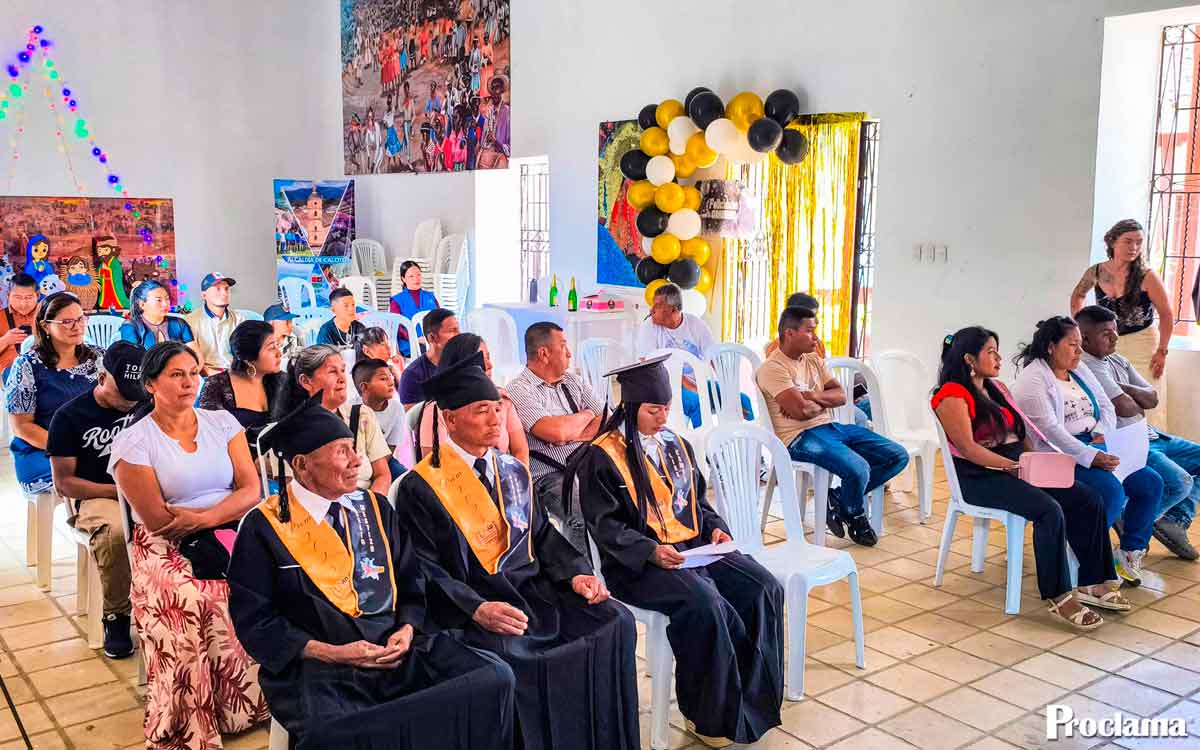 Firmantes de paz se gradúan en Caloto