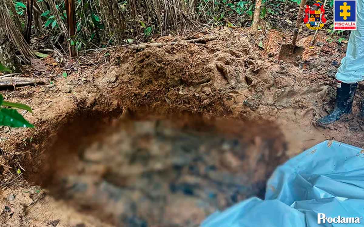 Fosa común con mujer y dos niños en el Cauca Fosa común con mujer y dos niños en el Cauca
