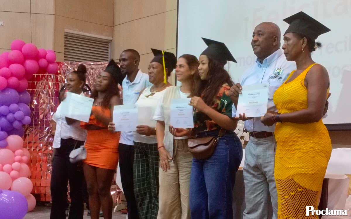 Mujeres emprendedoras de Guapi se certifican con Reactívate Guapi socializa pavimentación y mejora de cancha con la comunidad