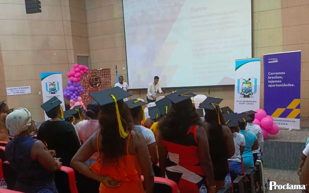 Mujeres emprendedoras de Guapi se certifican con Reactívate Guapi socializa pavimentación y mejora de cancha con la comunidad