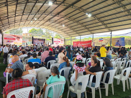 Iván Cepeda aterriza agenda de diálogo en Popayán