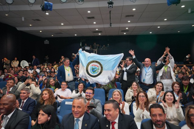 Valle del Cauca: primer lugar en el Reto Nacional por la Educación de Colombia Líder Valle del Cauca: primer lugar en el Reto Nacional por la Educación de Colombia Líder