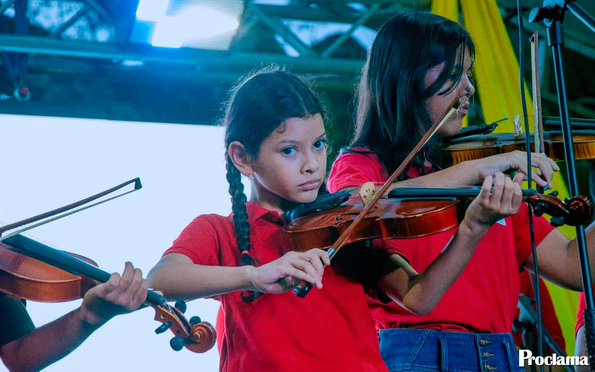 Violines caucanos llenan de ritmo a Santander de Quilichao Violines caucanos llenan de ritmo a Santander de Quilichao